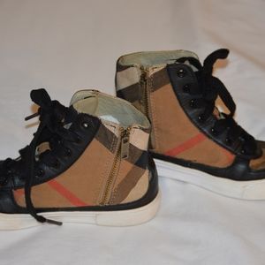 Kids Burberry High Tops size 31